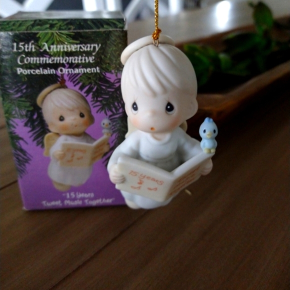 Brand new Precious Moments Ornament 1993 - Picture 1 of 6